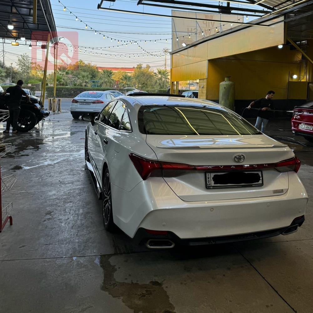 تويوتا أفالون